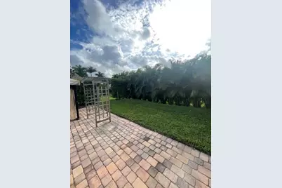 483 S Cortez Drive Circle, Margate, FL 33068 - Photo 8