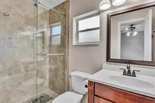 6831 NW 81st Pl, Tamarac, FL 33321 - Photo 20