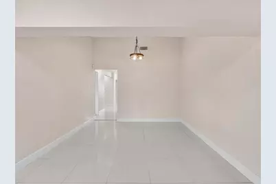 6831 NW 81st Place, Tamarac, FL 33321 - Photo 10