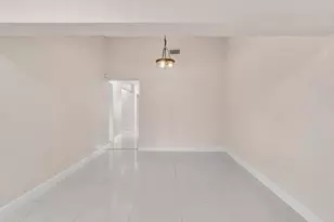 6831 NW 81st Pl, Tamarac, FL 33321 - Photo 10