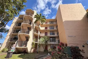 3590 Blue Lake Dr, Pompano Beach, FL 33064 - Photo 10