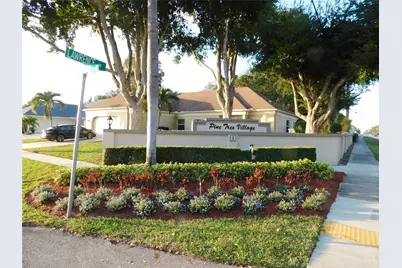 10195 Greentrail Drive, Boynton Beach, FL 33436 - Photo 6