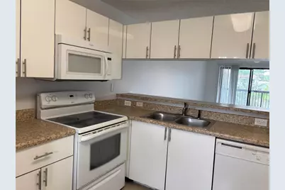 9843 Nob Hill Lane #9843, Sunrise, FL 33351 - Photo 4