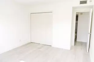 4200 Hillcrest Dr, Hollywood, FL 33021 - Photo 18