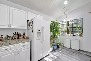 11970 NW 11th St, Pembroke Pines, FL 33026 - Photo 20