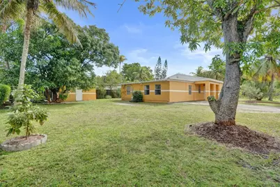 14115 NE 11th Avenue, North Miami, FL 33161 - Photo 2