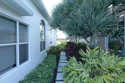 9016 Lakes Boulevard, West Palm Beach, FL 33412 - Photo 4