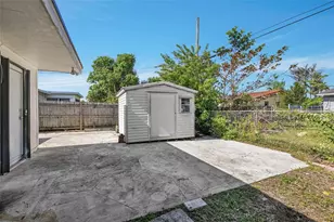 6881 SW 2nd St, Hollywood, FL 33023 - Photo 24