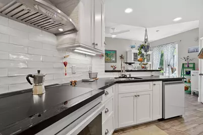 1900 Oceanwalk Lane #138, Lauderdale by the Sea, FL 33062 - Photo 6