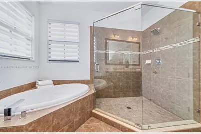 8362 NW 39th Court, Hollywood, FL 33024 - Photo 12