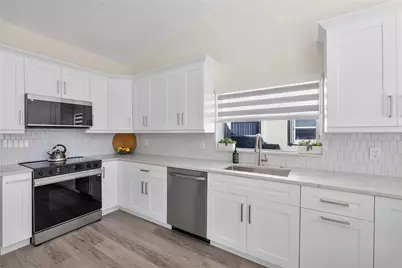 131 NW 187th Avenue, Pembroke Pines, FL 33029 - Photo 18