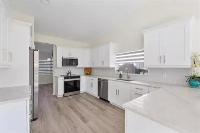 131 NW 187th Avenue, Pembroke Pines, FL 33029 - Photo 16