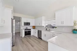 131 NW 187th Ave, Pembroke Pines, FL 33029 - Photo 16