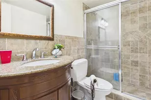 381 S Hollybrook Dr, Pembroke Pines, FL 33025 - Photo 16