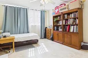 381 S Hollybrook Dr, Pembroke Pines, FL 33025 - Photo 14