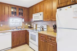 381 S Hollybrook Dr, Pembroke Pines, FL 33025 - Photo 6