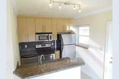811 NE 14th Place #6, Fort Lauderdale, FL 33304 - Photo 2