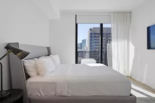 398 NE 5th St, Miami, FL 33132 - Photo 20