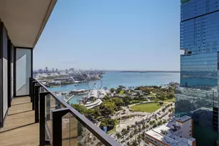 398 NE 5th St, Miami, FL 33132 - Photo 2