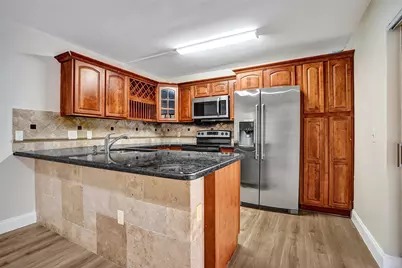 4872 NW 95th Avenue, Sunrise, FL 33351 - Photo 4