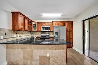 4872 NW 95th Avenue, Sunrise, FL 33351 - Photo 6