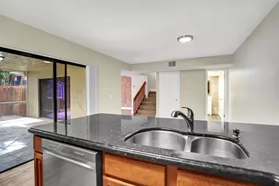 4872 NW 95th Avenue, Sunrise, FL 33351 - Photo 6