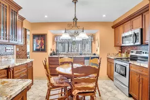 8991 SW 49th St, Cooper City, FL 33328 - Photo 12