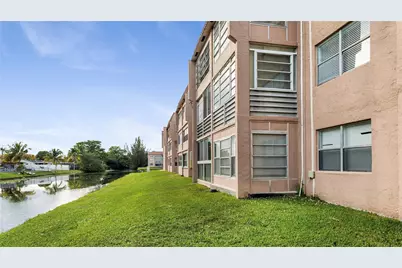 9700 Sunrise Lakes Boulevard #101, Sunrise, FL 33322 - Photo 16