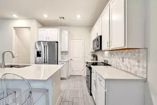 5068 Greenway Dr, Hollywood, FL 33021 - Photo 8