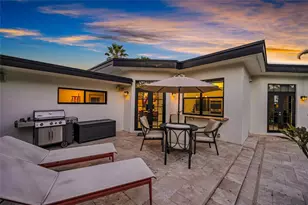 1722 NE 27th Dr, Wilton Manors, FL 33334 - Photo 16