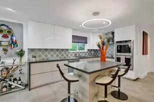 1050 NE 33rd St, Oakland Park, FL 33334 - Photo 6