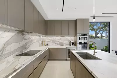 2103 Bayview Drive, Fort Lauderdale, FL 33305 - Photo 6