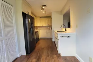 401 SW 158th Terrace, Pembroke Pines, FL 33027 - Photo 10