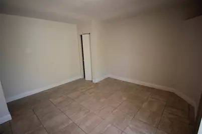 909 NE 12th Avenue #B, Pompano Beach, FL 33060 - Photo 2