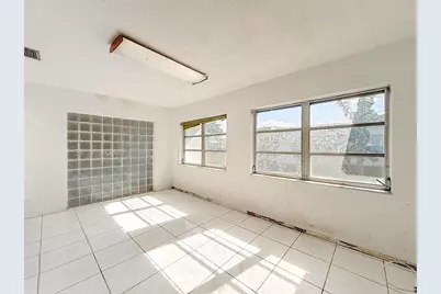 8310 NW 59th Court, Tamarac, FL 33321 - Photo 18