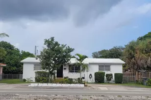 1045 NE 135th St, Miami, FL 33161 - Photo 2