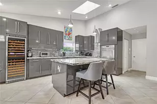 8324 NW 80 St, Tamarac, FL 33321 - Photo 12