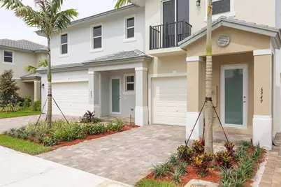 6937 Pines Circle #17, Pompano Beach, FL 33073 - Photo 2