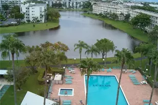 2112 S Cypress Bend Dr, Pompano Beach, FL 33069 - Photo 28