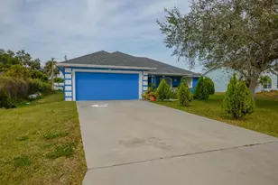117 NE Jettie Terrace, Port Saint Lucie, FL 34983 - Photo 4