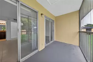 913 Meadows Cir, Boynton Beach, FL 33436 - Photo 2