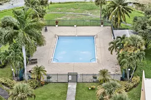 913 Meadows Cir, Boynton Beach, FL 33436 - Photo 38