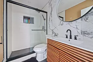 739 NE 13th Ct, Fort Lauderdale, FL 33304 - Photo 16