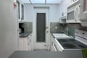 2050 NE 39th St, Lighthouse Point, FL 33064 - Photo 2