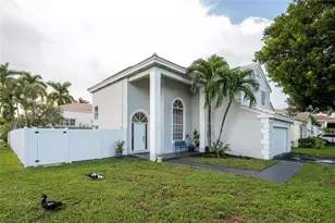 621 Lakeshore Terrace, Davie, FL 33325 - Photo 4