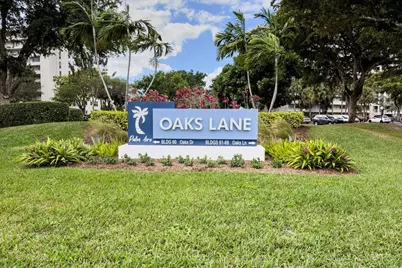 545 Oaks Lane #403, Pompano Beach, FL 33069 - Photo 1