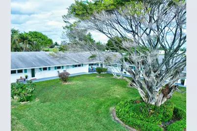 400 SW Golfview Terrace #111, Boynton Beach, FL 33426 - Photo 2