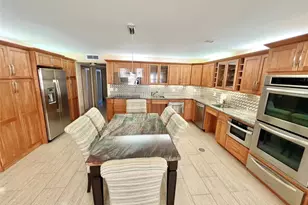 1011 Swansea A, Deerfield Beach, FL 33442 - Photo 2