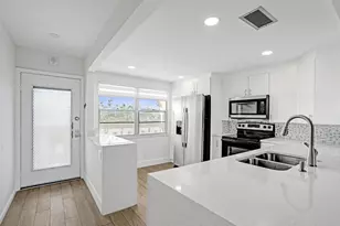 4301 Martinique Cir, Pompano Beach, FL 33066 - Photo 6