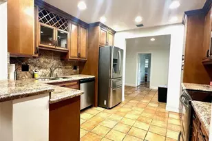 2001 NE 27th Ct, Pompano Beach, FL 33064 - Photo 6